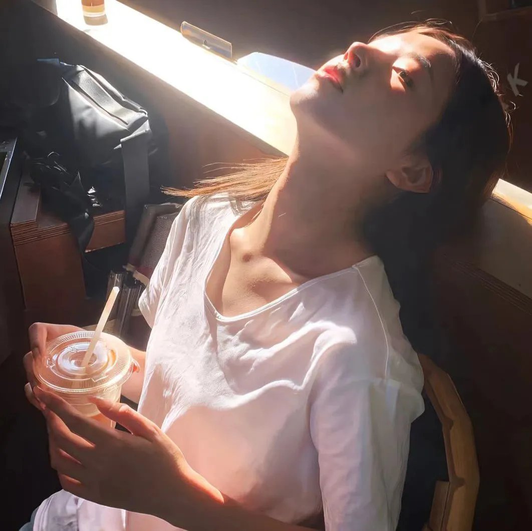 啤酒火箭 海报
